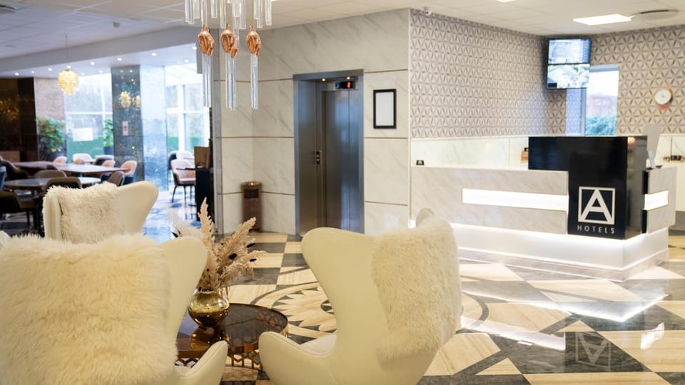 Shared lounge/TV area