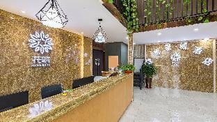 Floral Hotel Glorious Galaxy Xuzhou Railway Station Hotel in Jiangsu