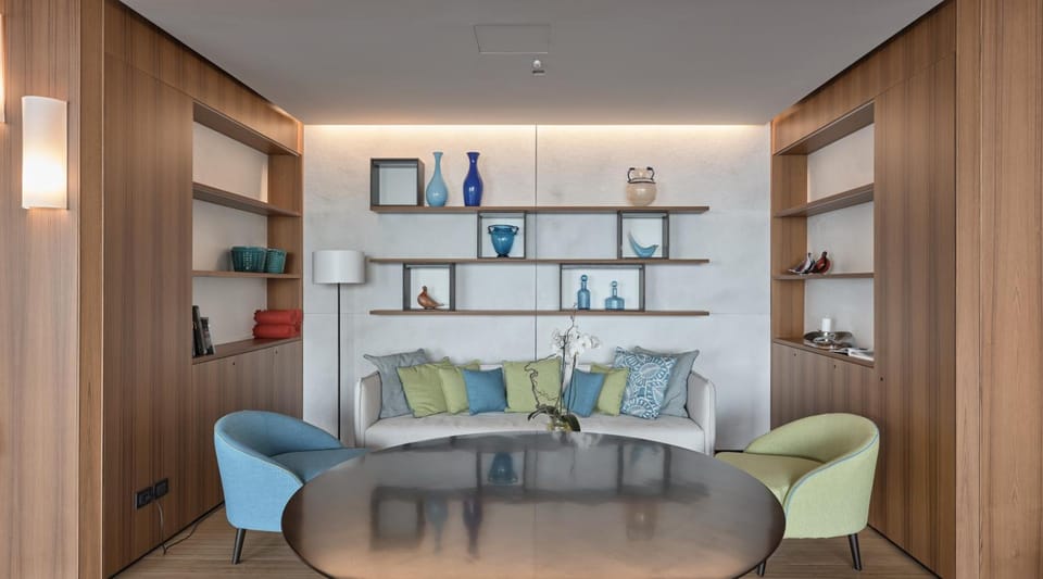 Shared lounge/TV area