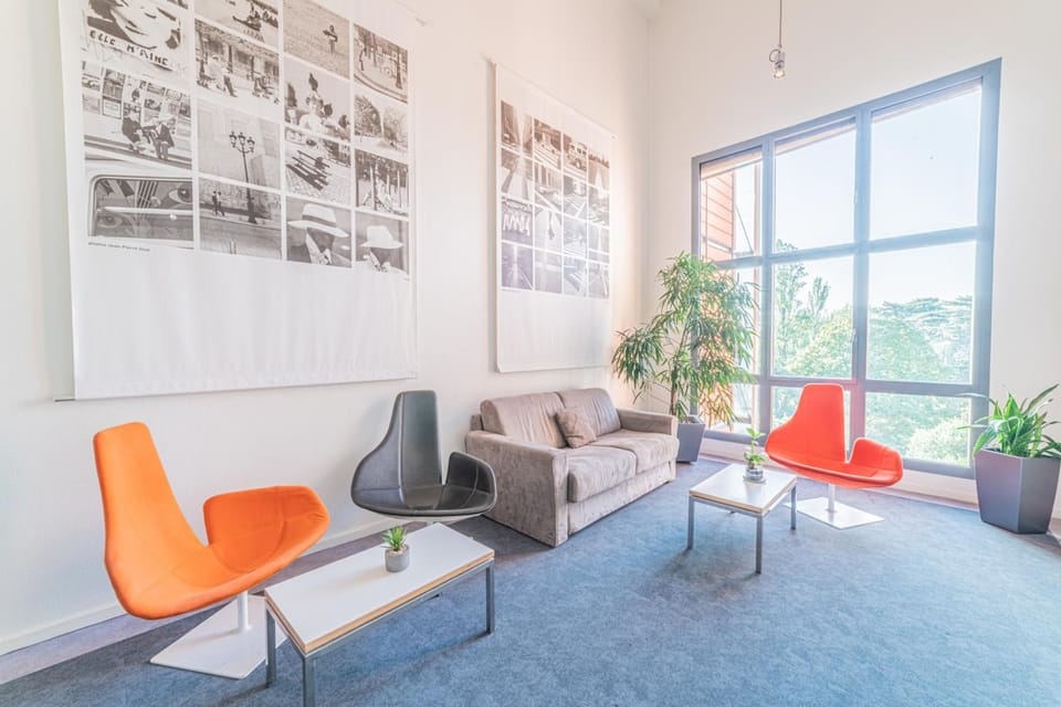 Shared lounge/TV area