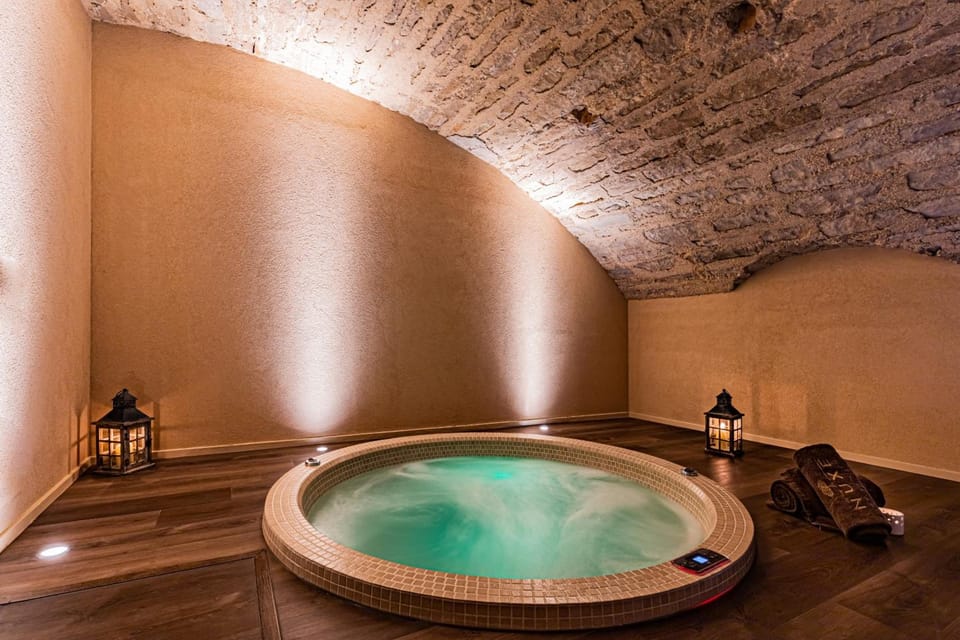 Hostellerie Cèdre & Spa Beaune Hotel in Beaune