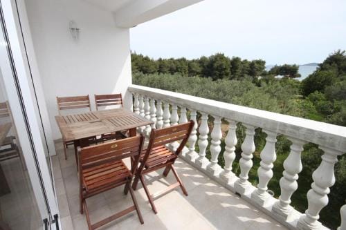 Apartments and rooms by the sea Vodice - 6182 Hotel in Šibenik-Knin County, Croatia