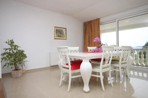 Apartments and rooms by the sea Vodice - 6182 Hotel in Šibenik-Knin County, Croatia