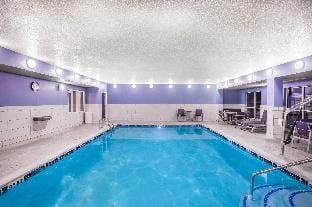 Holiday Inn Express & Suites Bellevue (Omaha Area) by IHG Hotel in Bellevue