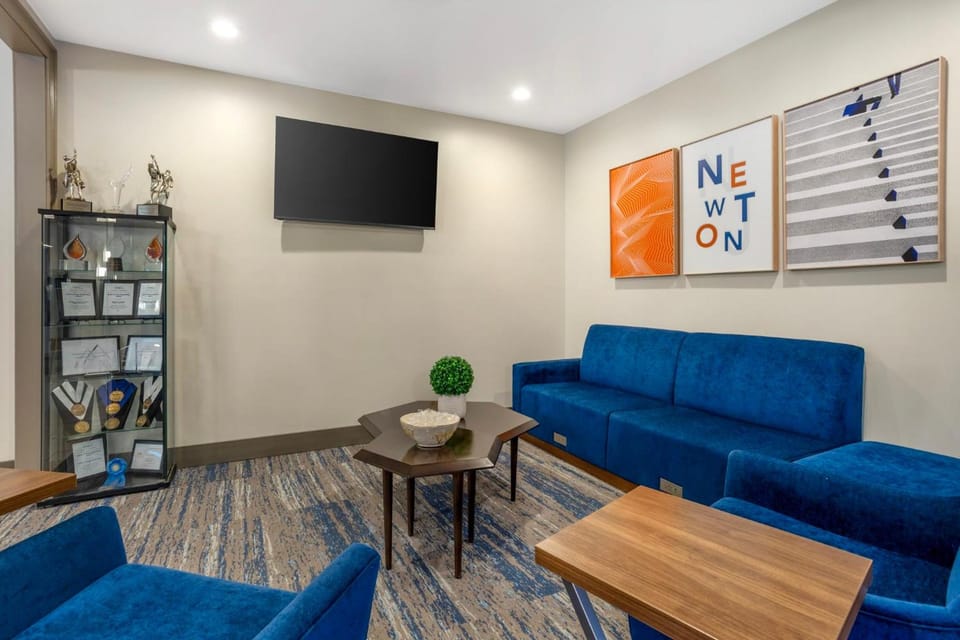 Holiday Inn Express Hotel & Suites Newton Sparta By IHG Hotel in Newton