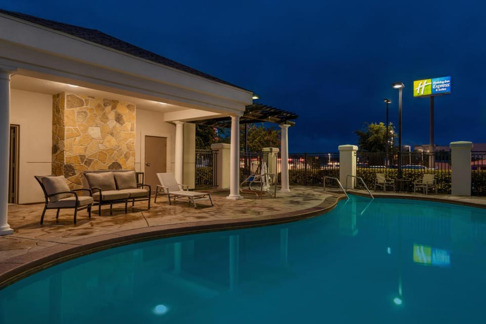 Holiday Inn Express Hotel & Suites McAlester By IHG Hotel in McAlester