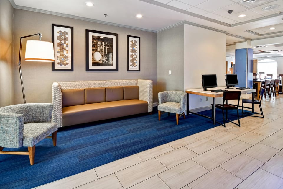 Holiday Inn Express & Suites Schererville By IHG Hotel in Indiana