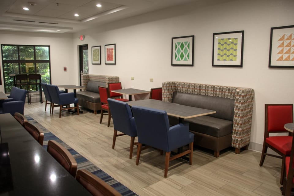 Holiday Inn Express Hotel & Suites Athens By IHG Hotel in Ohio