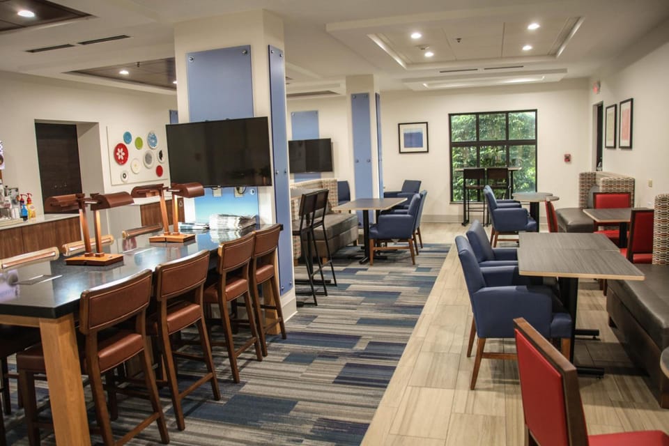 Holiday Inn Express Hotel & Suites Athens By IHG Hotel in Ohio