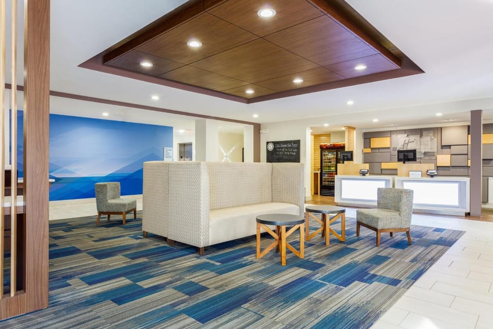 Holiday Inn Express & Suites Newport News By IHG Hotel in Newport News