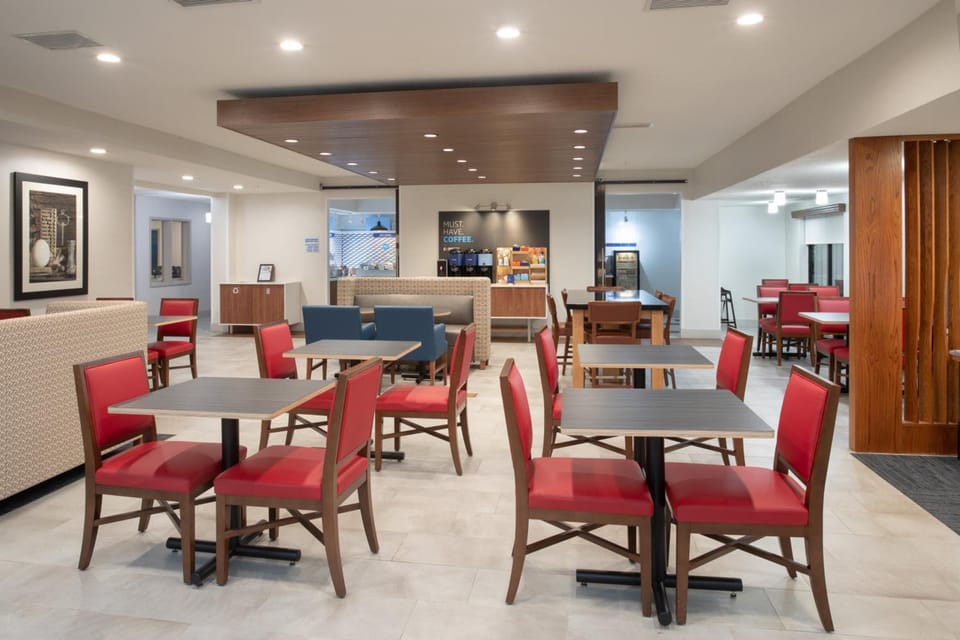 Holiday Inn Express Hotel & Suites Longmont By IHG Hotel in Longmont