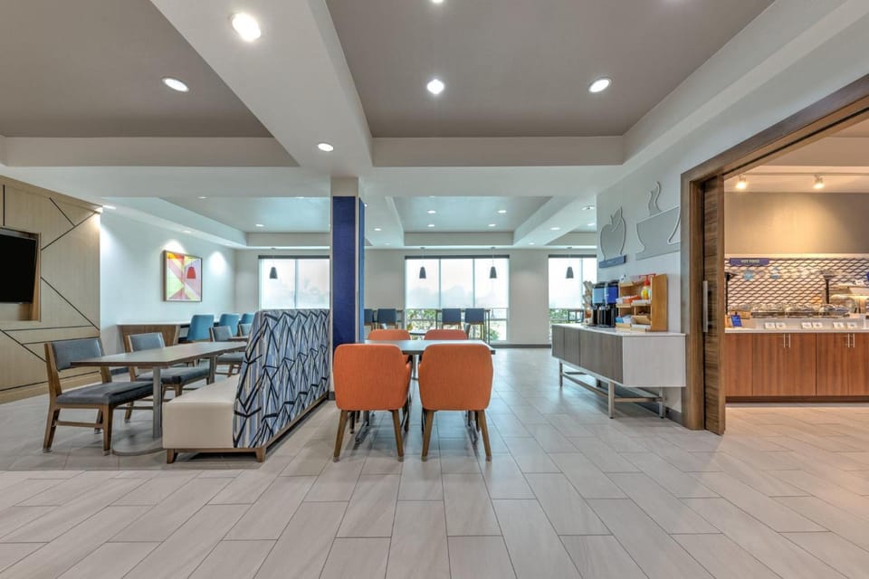 Holiday Inn Express Hotel and Suites Athens By IHG Hotel in Texas