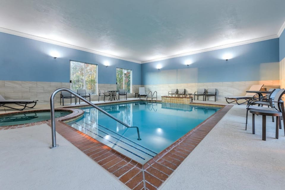 Holiday Inn Express Hotel and Suites Athens By IHG Hotel in Texas