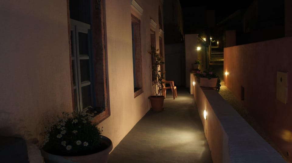 Marcos Rooms Apartment hotel in Oia