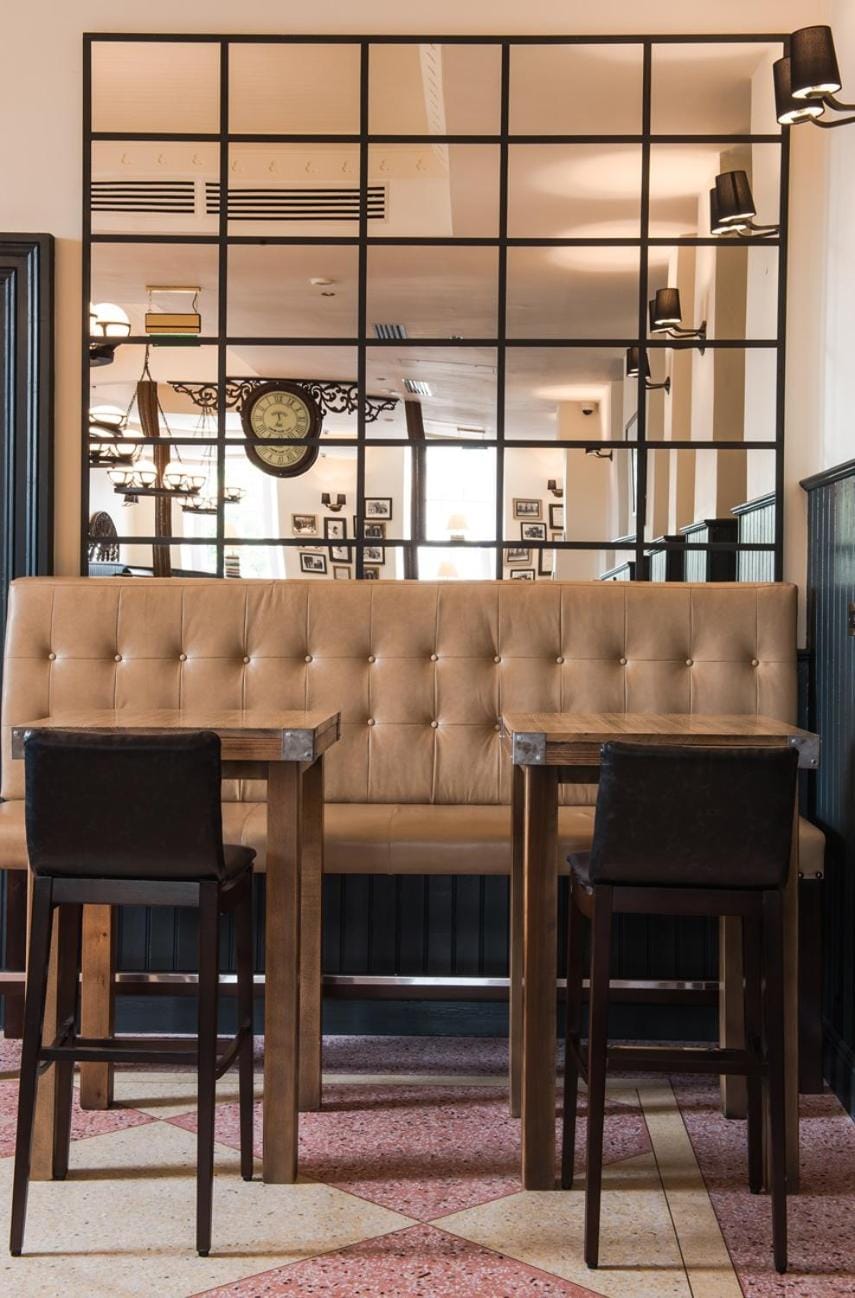 Bar/lounge