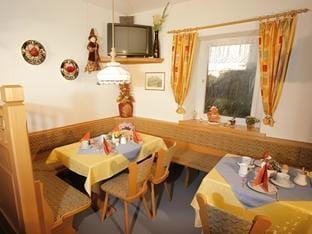 Gastehaus Alpina Hotel in Berchtesgaden