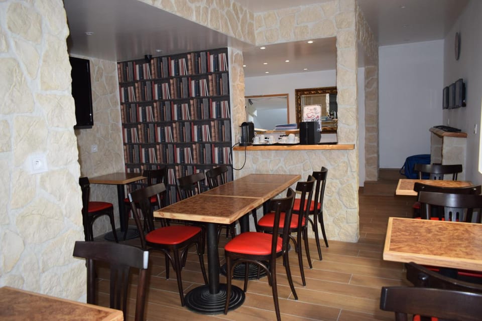 Hostel Lyonnais Hostel in Nice