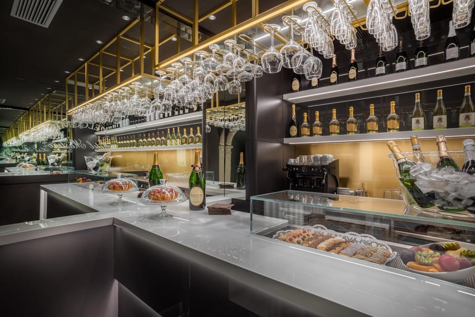 Bar/lounge