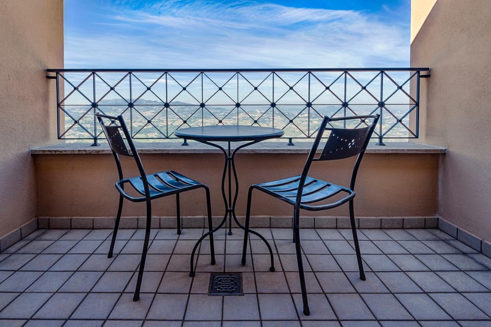 Hotel La Grotta Hotel in Marche