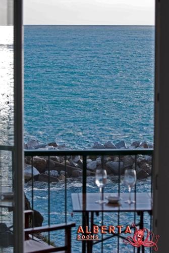 ALBERTA Rooms Manarola Hotel in Manarola