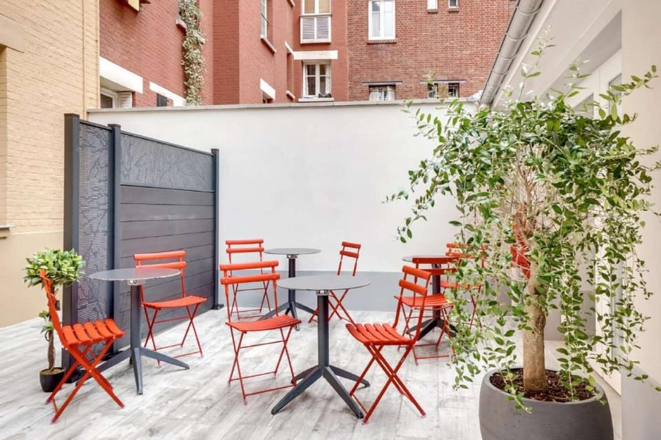 Paris Hotel Hotel in Clichy