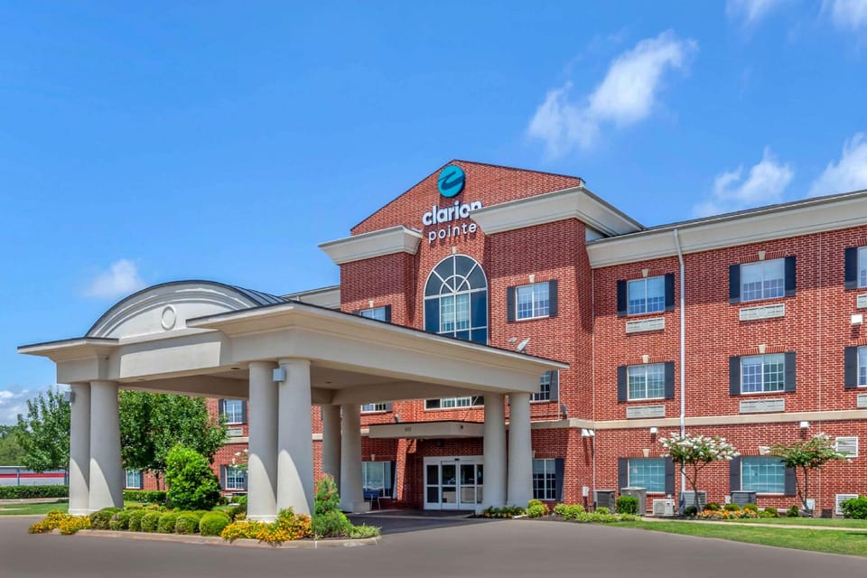 Clarion Pointe Sulphur Springs Hotel in Texas