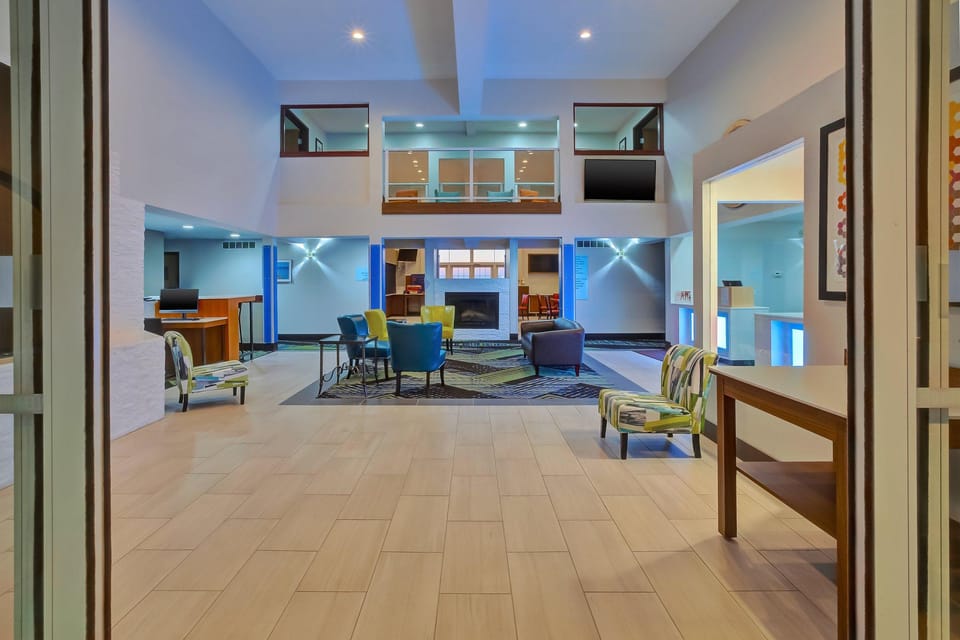Holiday Inn Express & Suites Petoskey by IHG Hotel in Petoskey