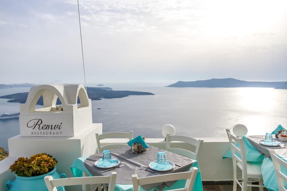 Remvi Suites Hotel in Thera