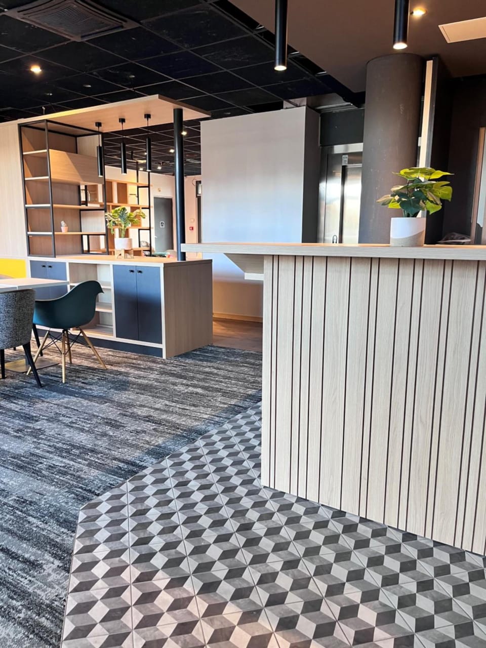 Bar/lounge