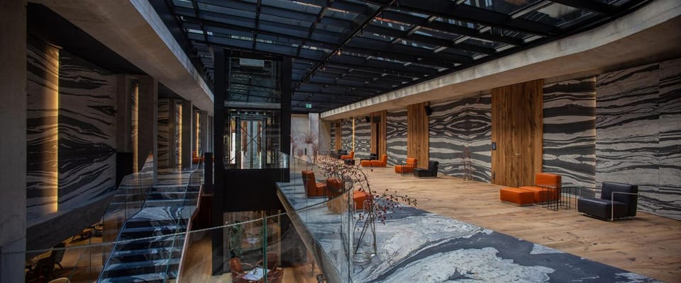 Bar/lounge