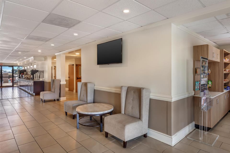 Best Western Plus Madison Hotel in Georgia