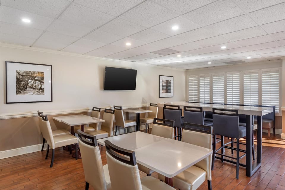 Best Western Plus Madison Hotel in Georgia