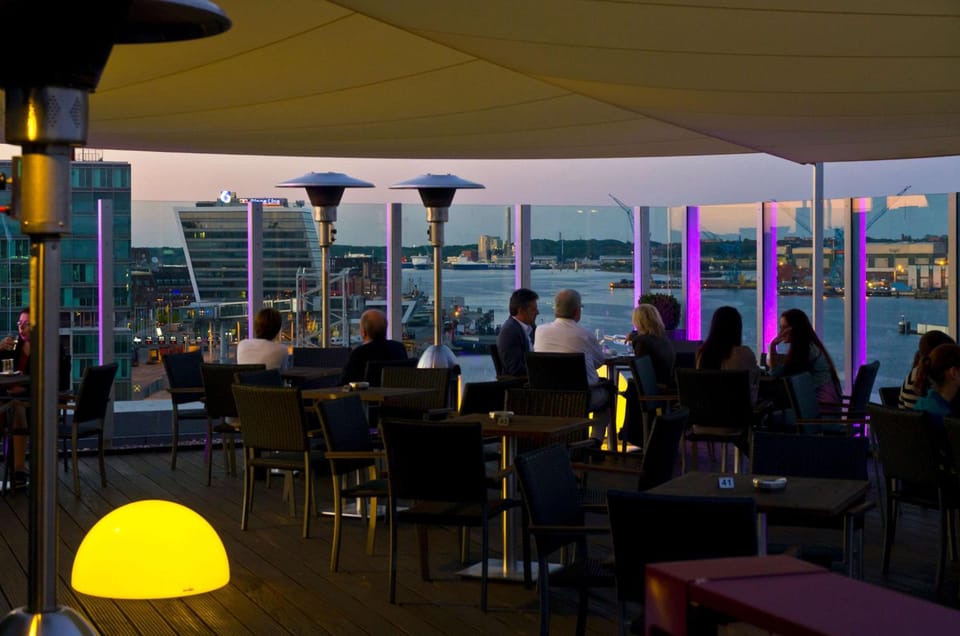 Bar/lounge