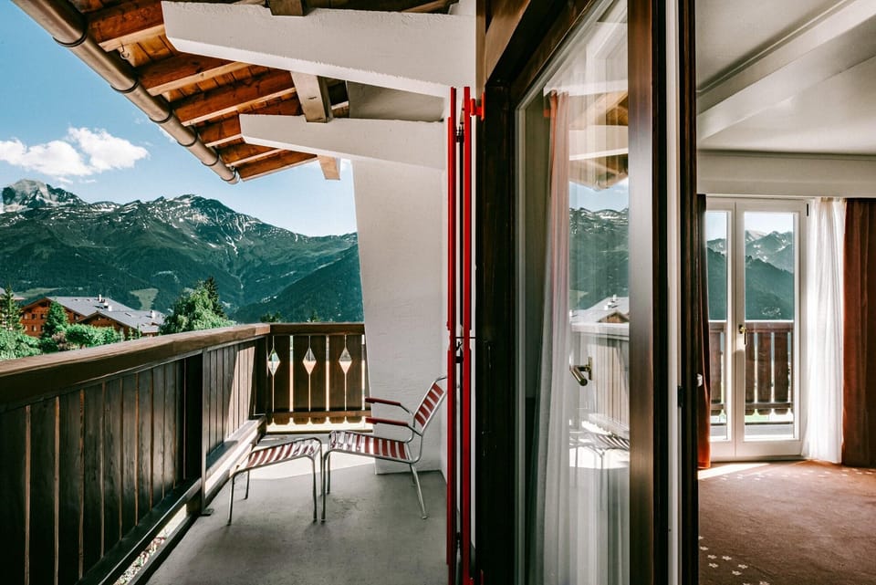Experimental Chalet Hotel in Bagnes