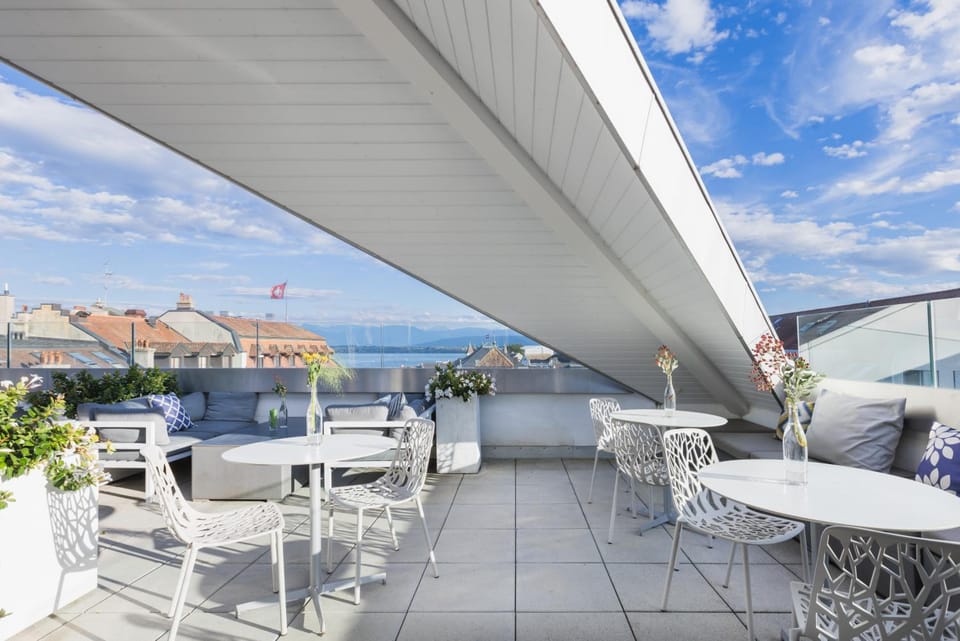 Base Nyon Hotel in Nyon