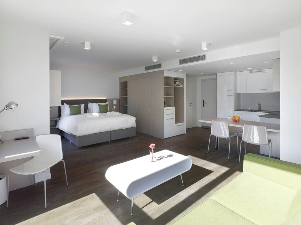 Amenity (Guest room)