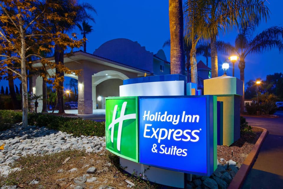 Holiday Inn Express Hotel & Suites San Diego-Escondido By IHG Hotel in Escondido Village