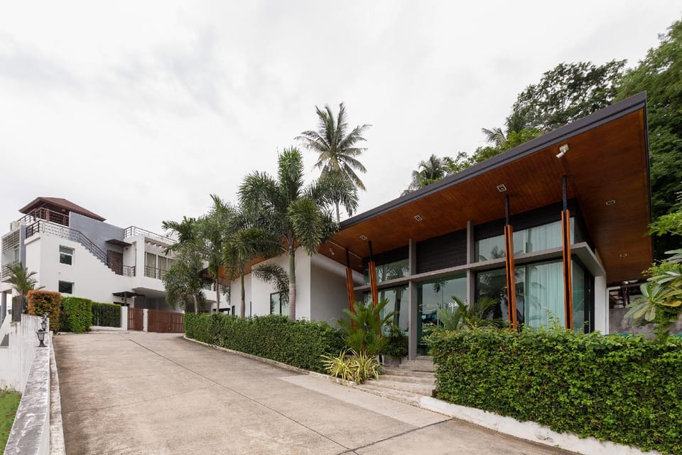 Splendid Sea View Resort Resort in Chalong