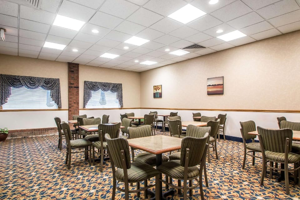 Quality Inn Morris I-80 Hotel in Illinois
