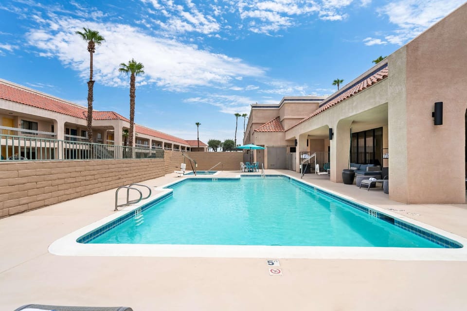 Signature Inn Indio I-10 Coachella Valley by Sonesta Hotel in Indio