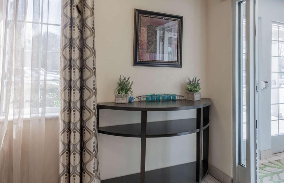 Sonesta Simply Suites Nashville Brentwood Hotel in Brentwood