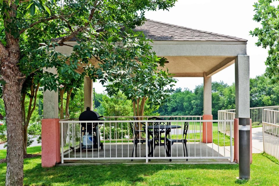 Sonesta Simply Suites Nashville Brentwood Hotel in Brentwood