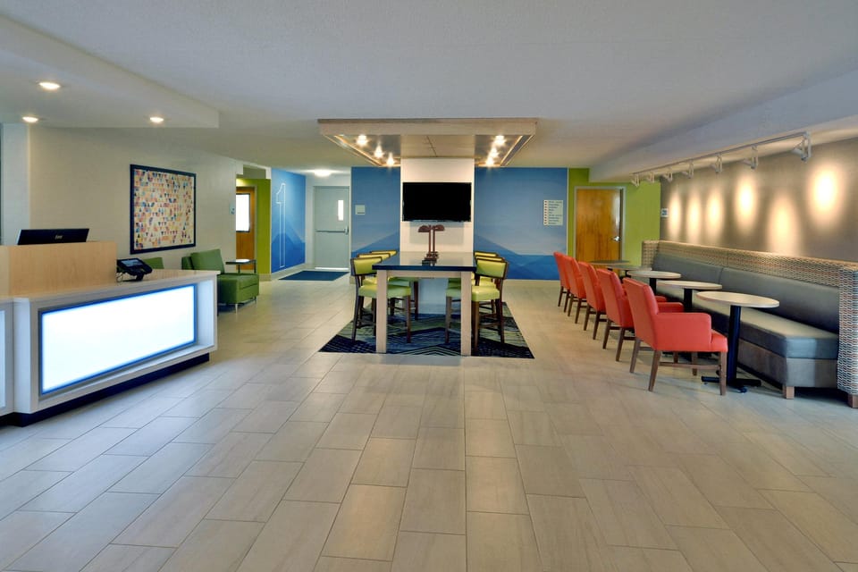 Holiday Inn Express Danville By IHG Hotel in Danville