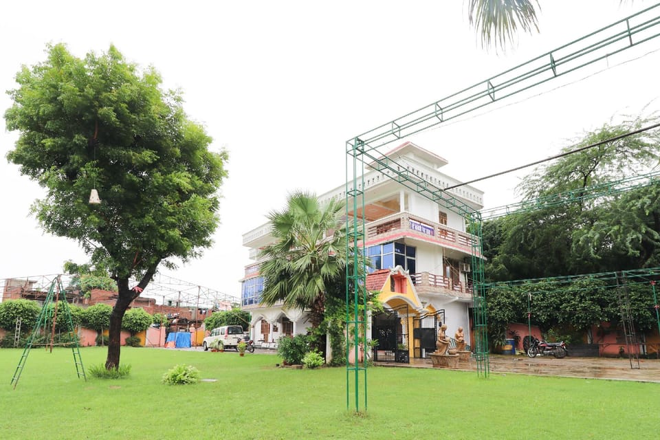 Hotel O Balaji Guest house Hotel in Lucknow
