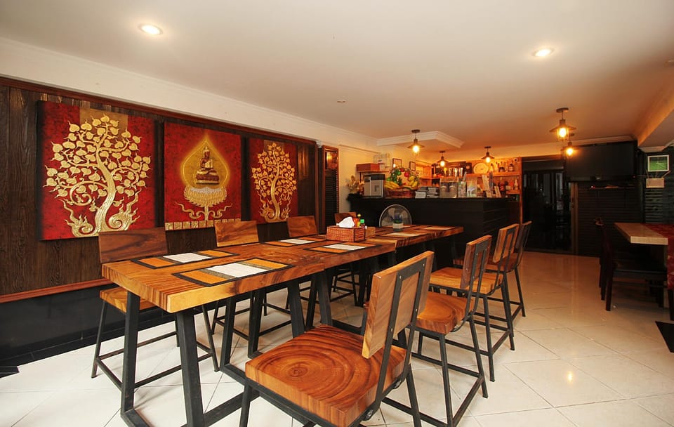 Sky Silk Decoration House Hotel in Patong