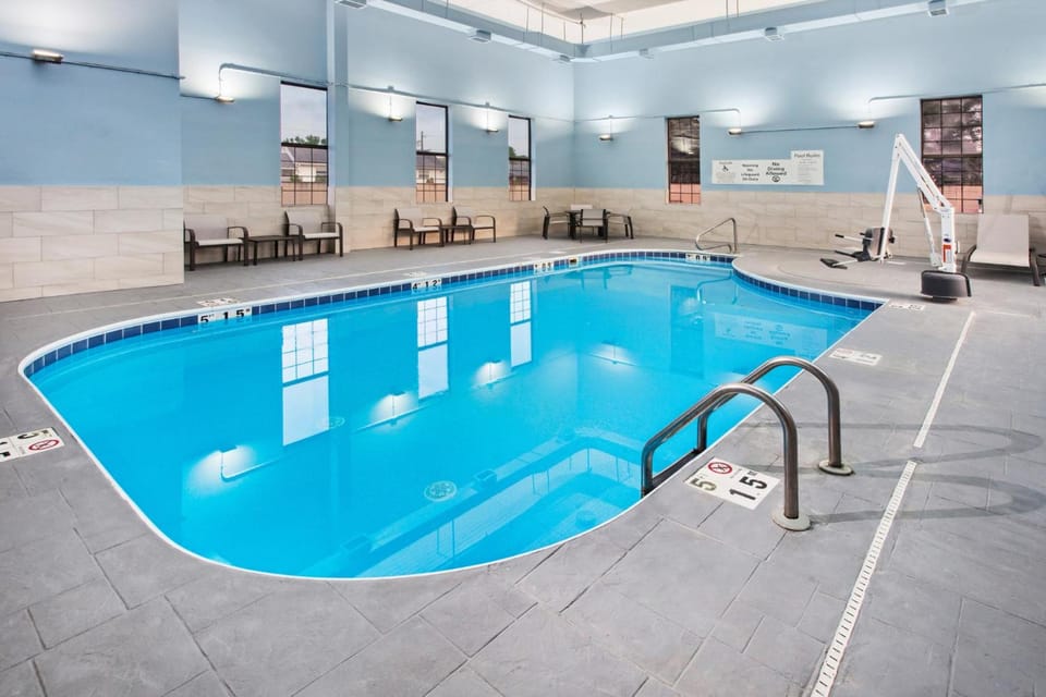 Holiday Inn Express Brookpark-Cleveland Airport Hotel By IHG Hotel in Brook Park