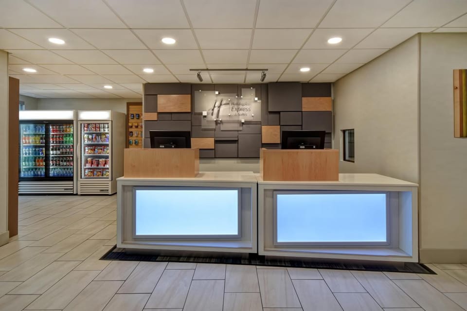 Holiday Inn Express & Suites Allentown-Dorney Park Area By IHG Hotel in Allentown