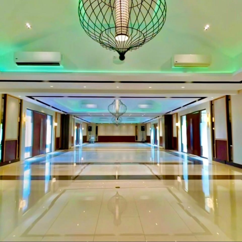 Luisita Central Park Hotel  Hotel in Central Luzon