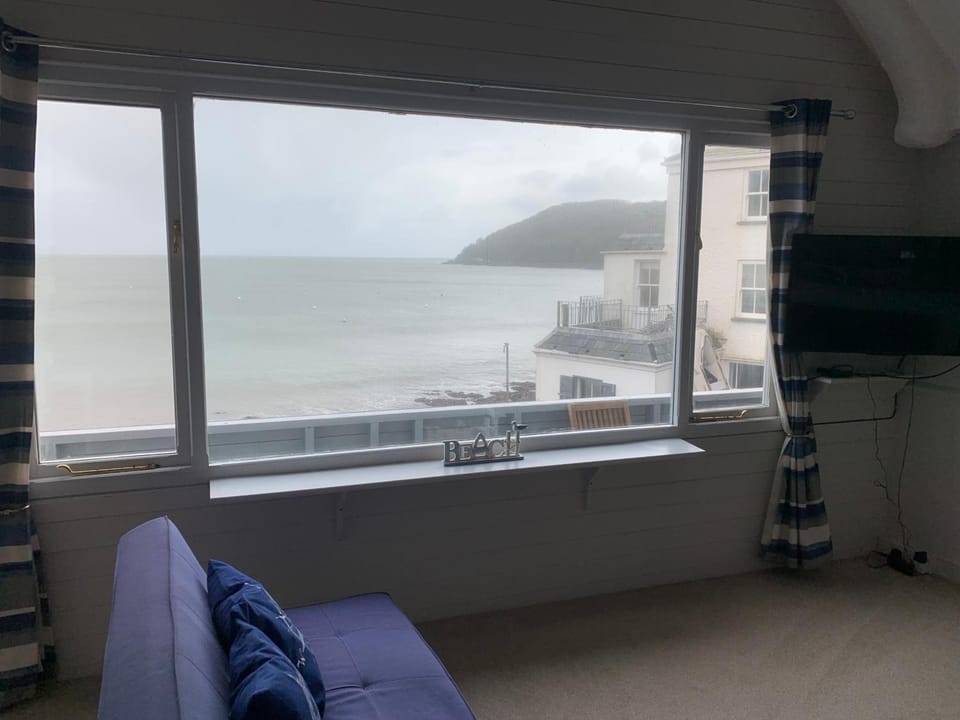 Halfway House Inn Hotel in Kingsand