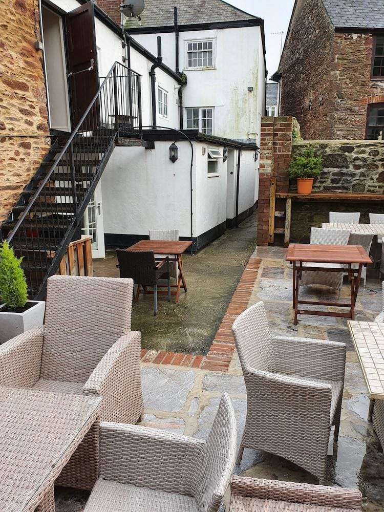 Halfway House Inn Hotel in Kingsand
